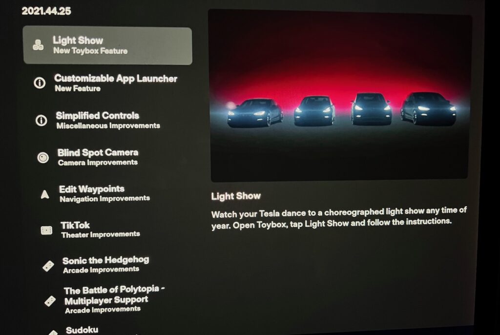 Tesla, mise à jour de décembre 2021 // Source : Reddit Tesla, mise à jour de décembre 2021 // Source : Reddit