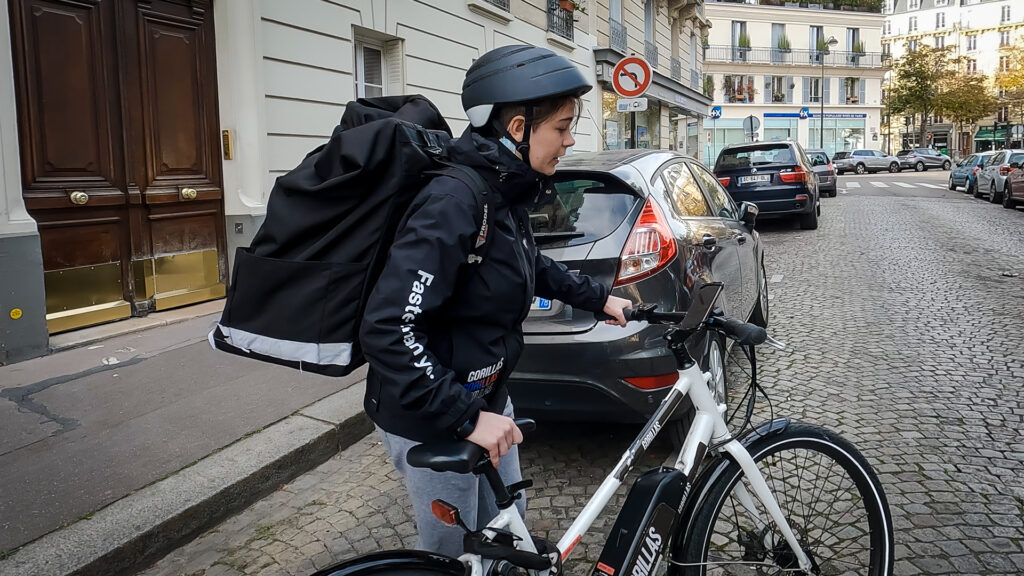 Pendant le week-end, pas le temps de faire de pause : les commandes s'enchaînent // Source : Louise Audry pour Numerama