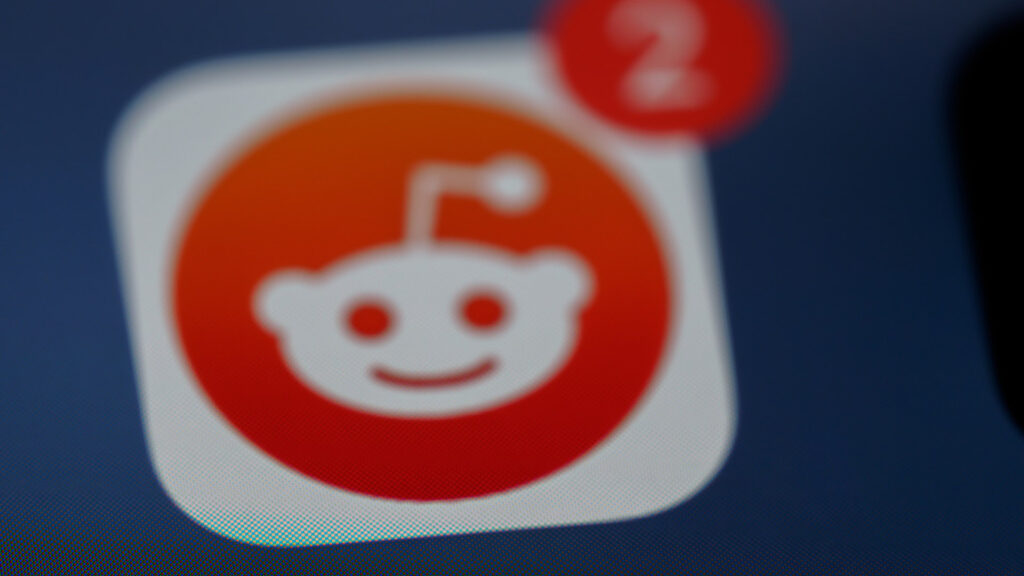 Reddit compte plus de 400 millions d'utilisateurs mensuels dans le monde. // Source : Brett Jordan / Unsplash Reddit compte plus de 400 millions d'utilisateurs mensuels dans le monde. // Source : Brett Jordan / Unsplash