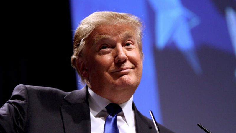 Pourquoi les iPhone remplacent le mot « raciste » par « Trump » ? Pourquoi les iPhone remplacent le mot « raciste » par « Trump » ?