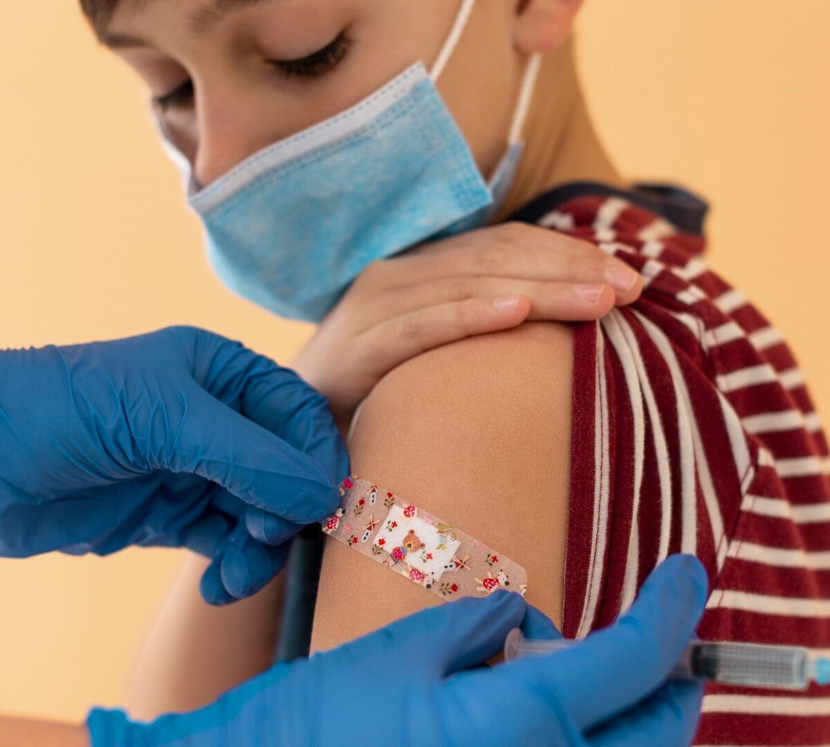 Le vaccin des enfants de 5-11 ans se fait avec une dose plus faible. // Source : Freepik