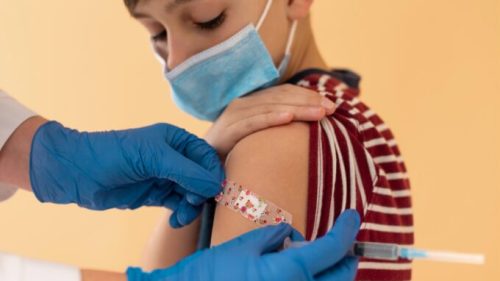 Le vaccin des enfants de 5-11 ans se fait avec une dose plus faible. // Source : Freepik