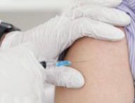 Une femme est vaccinée // Source : pxhere