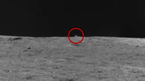La forme étrange repérée par Yutu 2 sur la Lune. // Source : CNSA/Our Space, via Twitter @AJ_FI