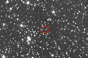 Ce tout petit point, c'est James Webb. // Source : Gianluca Masi, The Virtual Telescope Project (photo recadrée, annotation Numerama)