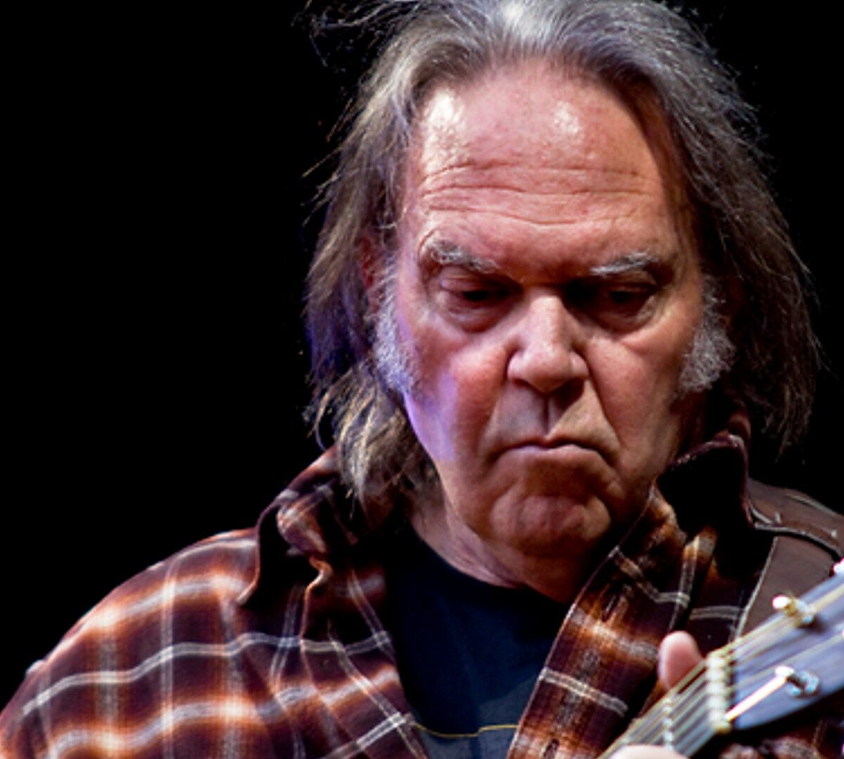 Neil Young en concert à Oslo en 2006. // Source : Wikimédias/Per Ole Hagen