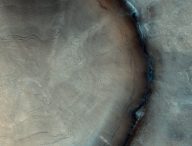 Cratère martien ressemblant à un tronc d'arbre. // Source : Agence spatiale européenne