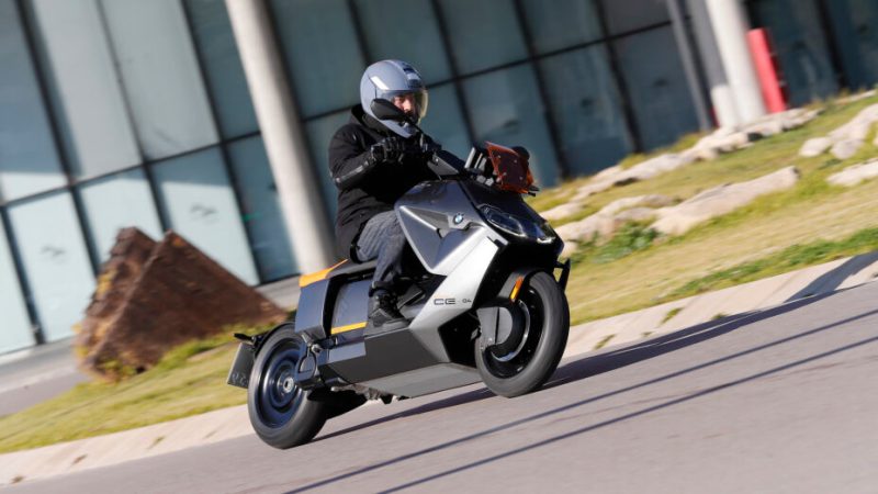 Quel est le meilleur scooter électrique 125 en 2025 ? Nos 6 modèles testés et approuvés
