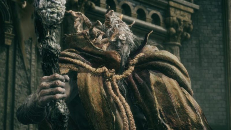 Le réalisateur du film Elden Ring a plus joué au jeu que vous Le réalisateur du film Elden Ring a plus joué au jeu que vous