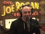 Joe Rogan pendant l'enregistrement de son podcast, The Joe Rogan Experience // Source : Joe Rogan / YouTube
