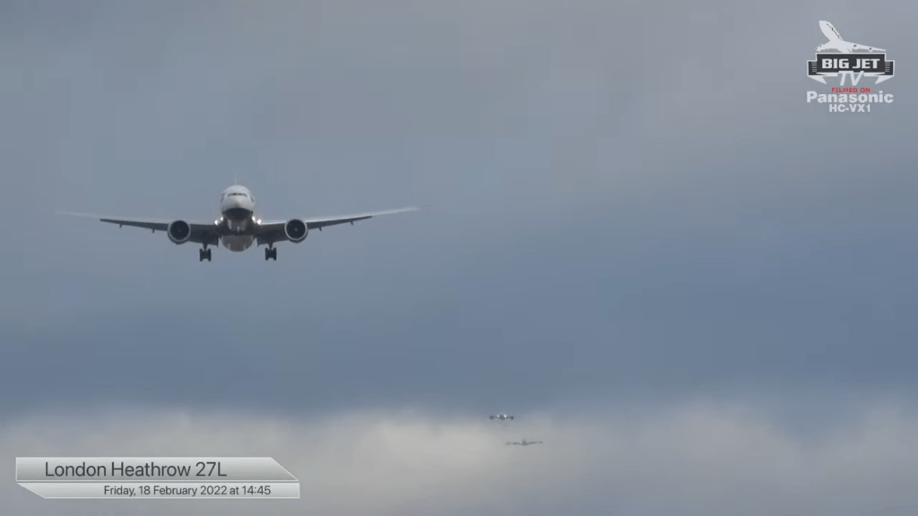 Les avions qui arrivent à Heathrow sont secoués par les vents // Source : Big Jet TV / YouTube
