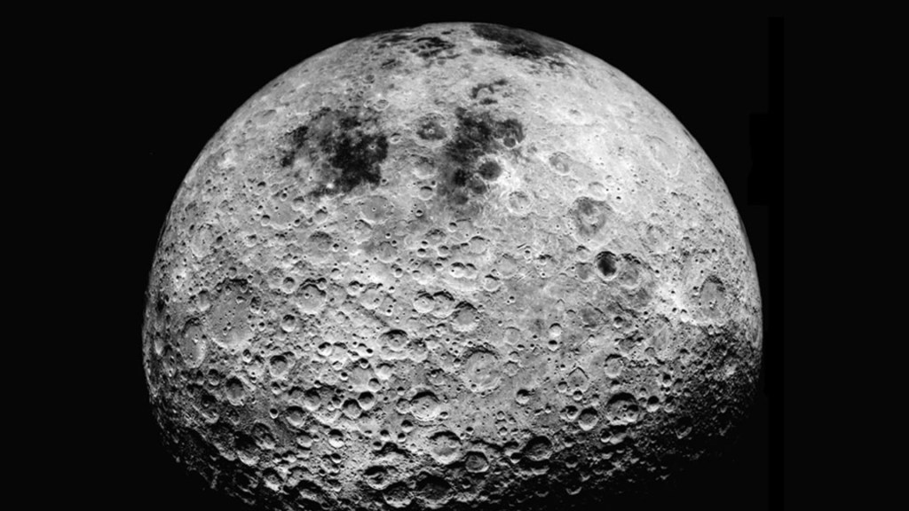 La face cachée de la Lune vue par la mission Apollo 16. // Source : Flickr/CC/Apollo 16 Crew, NASA (photo recadrée)