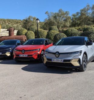 Renault Megane E-Tech Finitions Iconic & Techno // Source : Raphaelle Baut pour Numerama Renault Megane E-Tech Finitions Iconic & Techno // Source : Raphaelle Baut pour Numerama