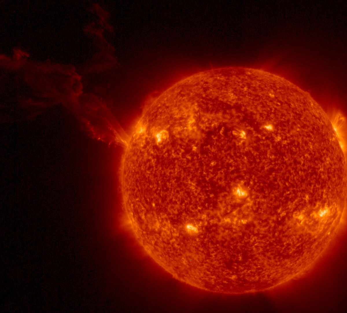 Solar Orbiter a pu voir cette protubérance solaire. // Source : Solar Orbiter/EUI Team/ESA & NASA (image recadrée)