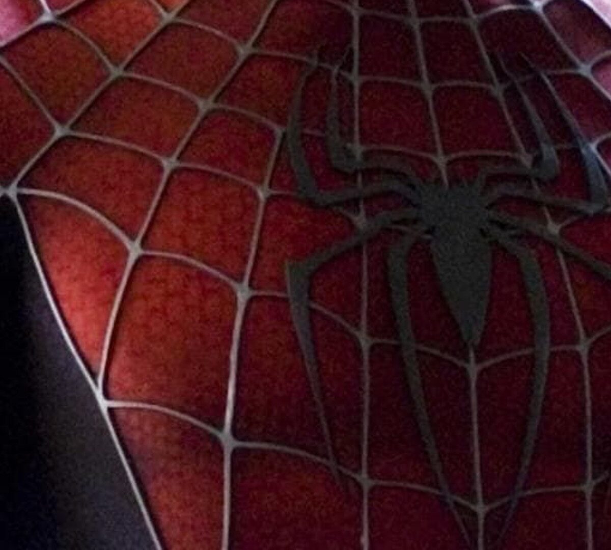 Costume de Spider-Man dans le film de Sam Raimi. // Source : Marvel