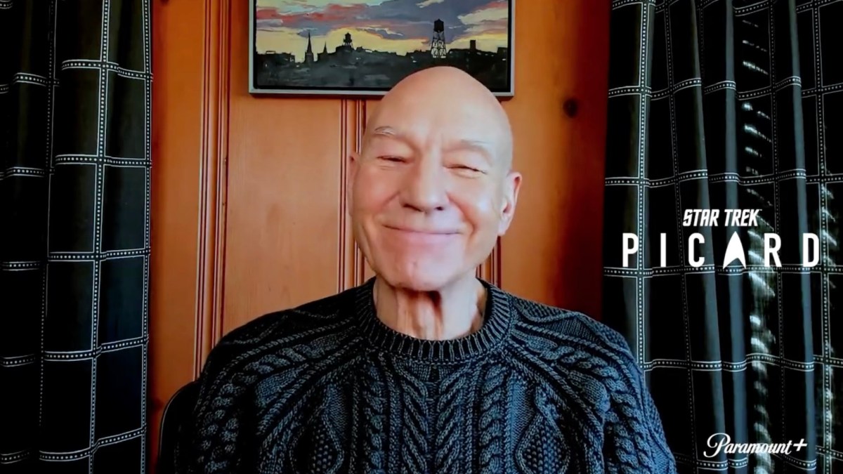 Patrick Stewart en promotion // Source : Twitter/ethanalter