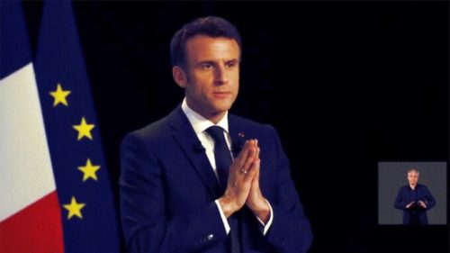 Qui serraient les cyberpatrouilleurs qu'Emmanuel Macron voudrait recruter ?  // Source : Emmanuel Macron avec vous / YouTube