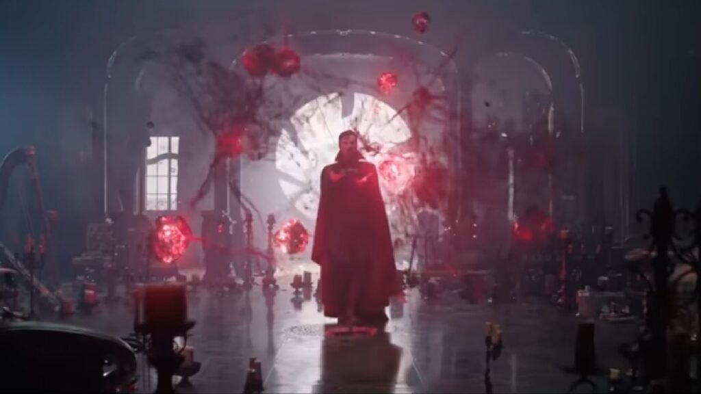 Doctor Strange manipulant les entrées du multivers. // Source : Marvel