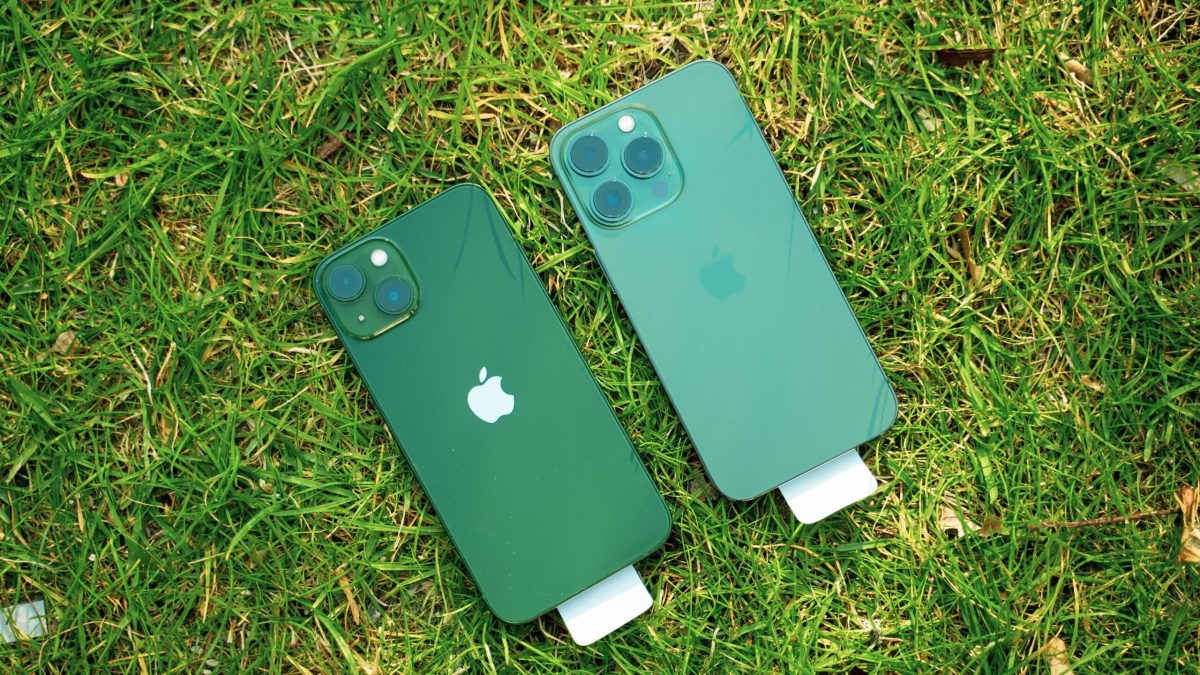 iPhone 13 et 13 Pro Verts // Source : Louise Audry pour Numerama