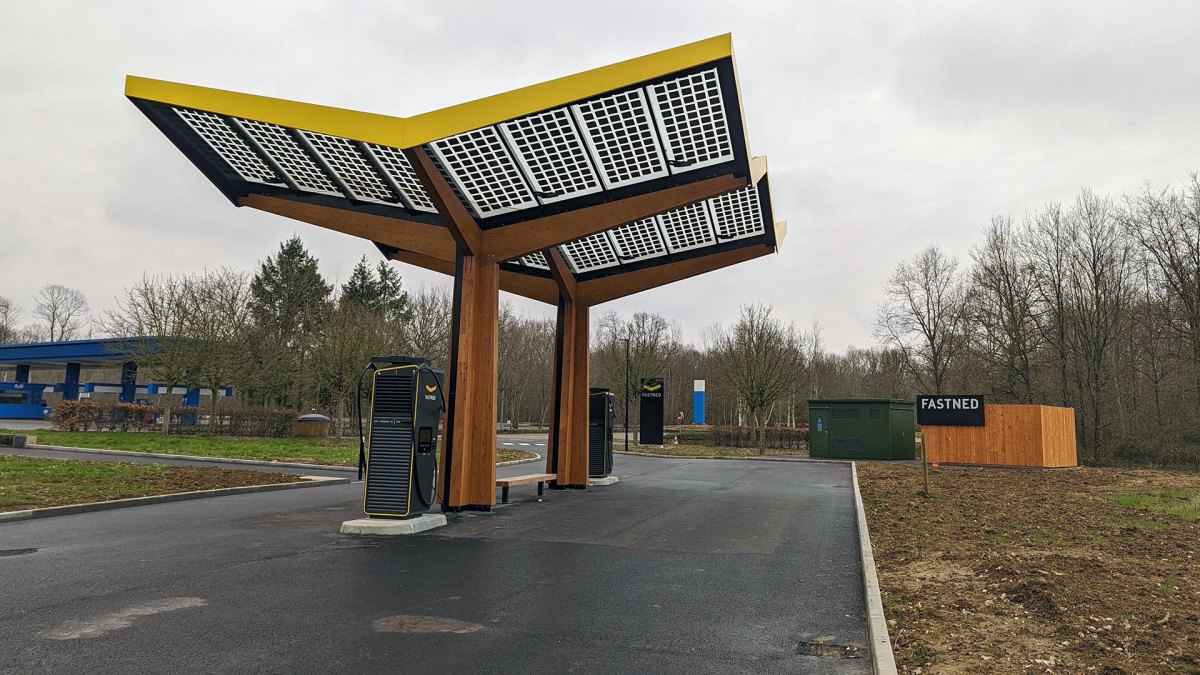 Station Fastned sur autoroute // Source : Raphaelle Baut pour Numerama