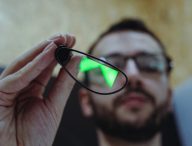 Les lunettes d'Oppo projettent des informations. // Source : Louise Audry pour Numerama