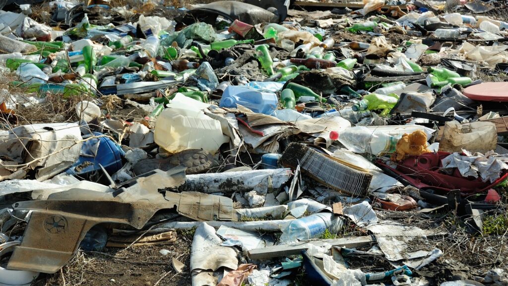 Le plastique s'accumule toujours plus dans les écosystèmes. // Source : Pixabay