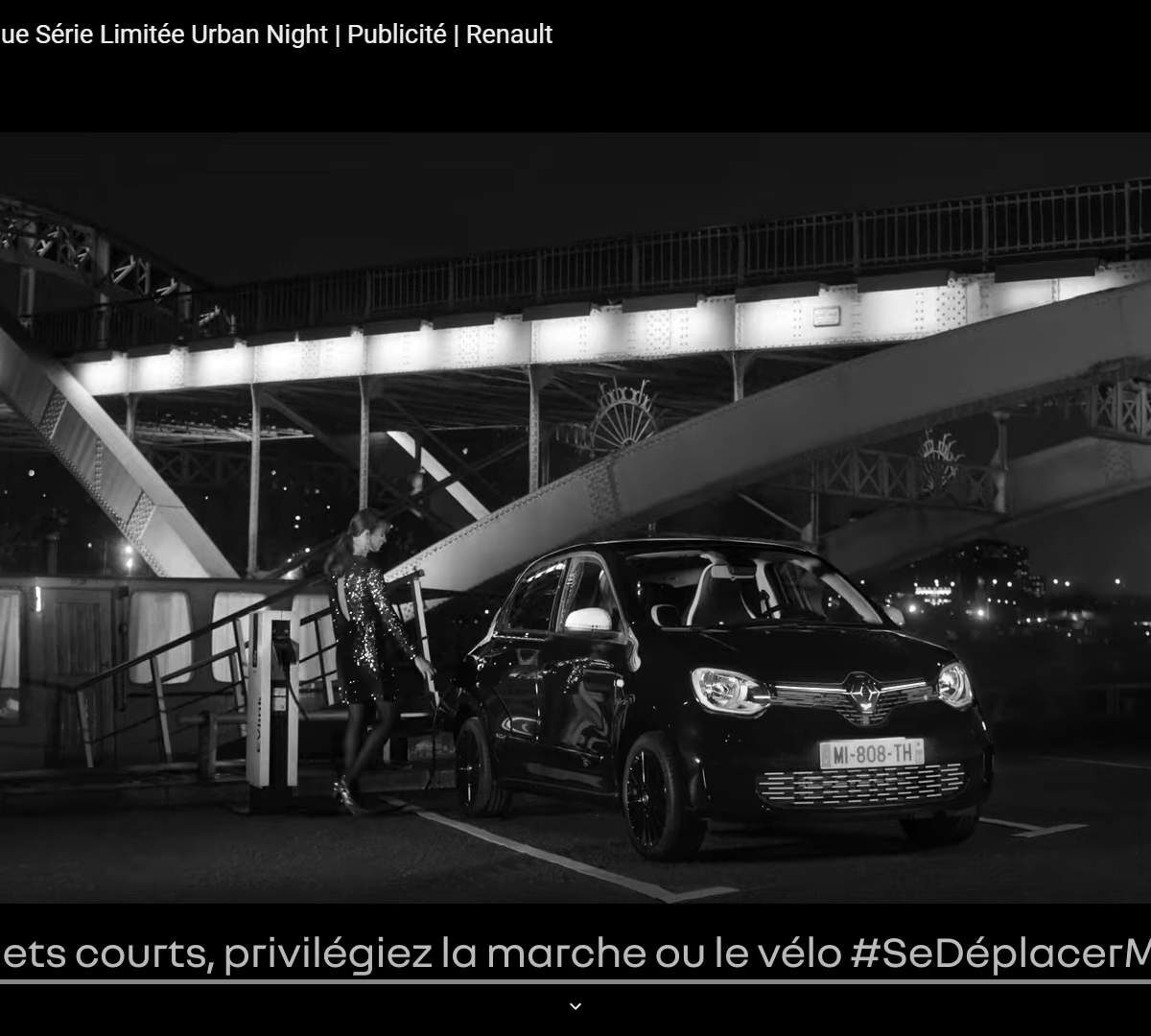 Publicité Twingo avec nouvelles mentions obligatoires // Source : Renault