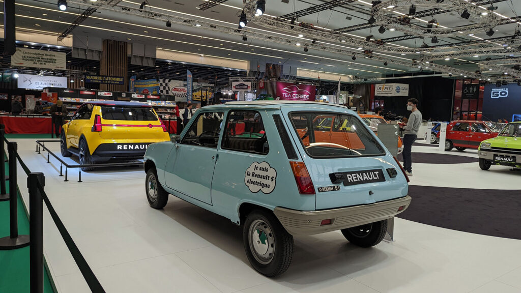 Renault 5 électrique de 1973 et Renault 5 Prototype // Source : Raphaelle Baut pour Numerama