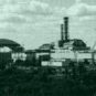 Centrale de Tchernobyl avec l'arche terminée en 2017. // Source : Montage Numerama