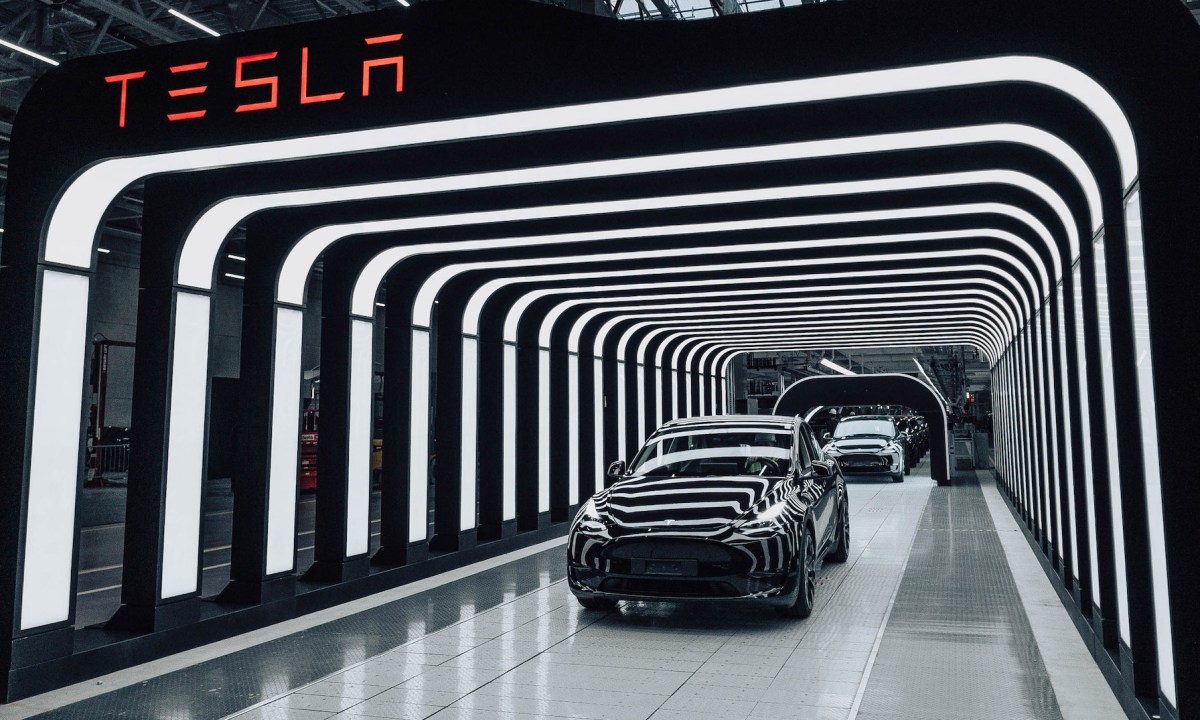 Le Tesla Model Y dans l'usine Gigafactory 4 // Source : Tesla