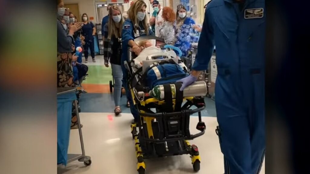 Images extraites d'une vidéo post-opératoire : l'enfant de 6 mois se portait très bien après la greffe ! // Source : Duke Health