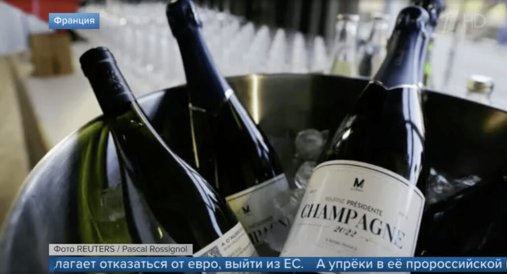 Les images du champagne étiqueté « Marine présidente » ont été diffusé sur plusieurs chaînes télés. // Source : Reuters