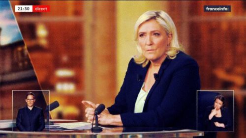 Marine Le Pen pendant le débat de l'entre deux tours, le 20 avril 2022 // Source : France Info / YouTube 