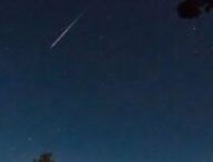 Une étoile filantes des Lyrides. // Source : Flickr/CC/Rocky Raybell (photo recadrée)