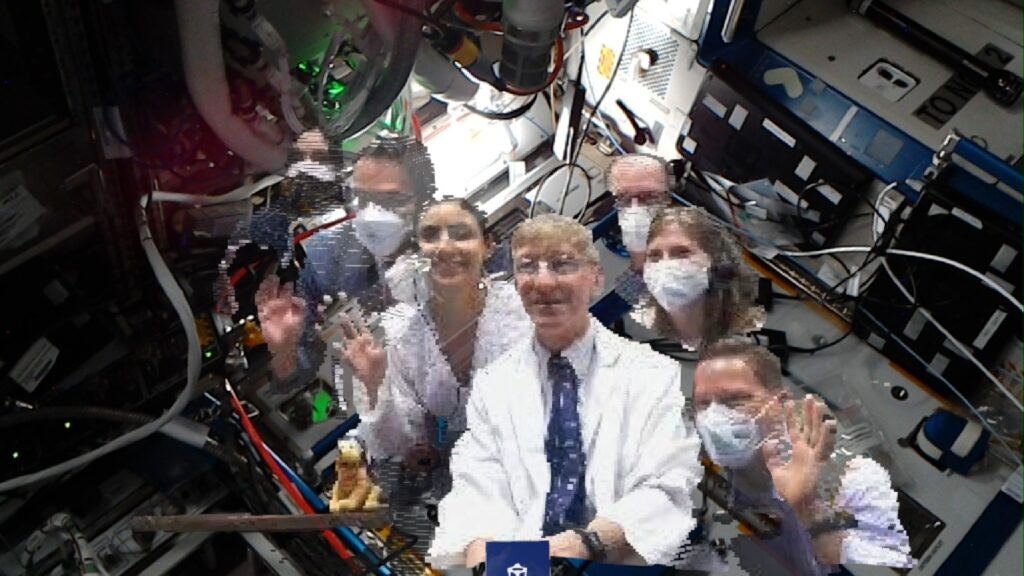 L'équipe médicale « holoportée » à bord de l'ISS. // Source : Nasa