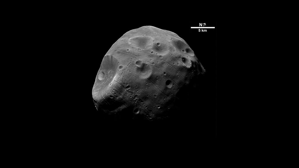 Phobos, la lune de Mars. // Source : Wikimedia/CC/European Space Agency (image recadrée)