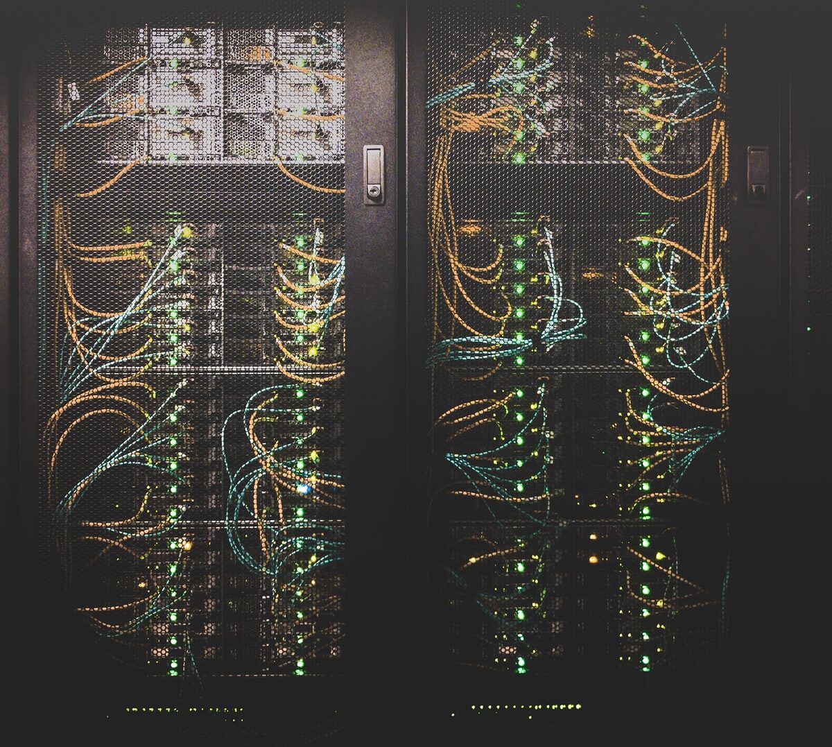 La construction de data center et l'hébergement de données en Europe est un enjeu important de la souveraineté numérique // Source : Taylor Vick / Unsplash