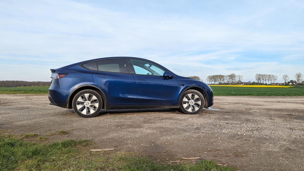 Essai Tesla Model Y Grande Autonomie le SUV électrique reste la