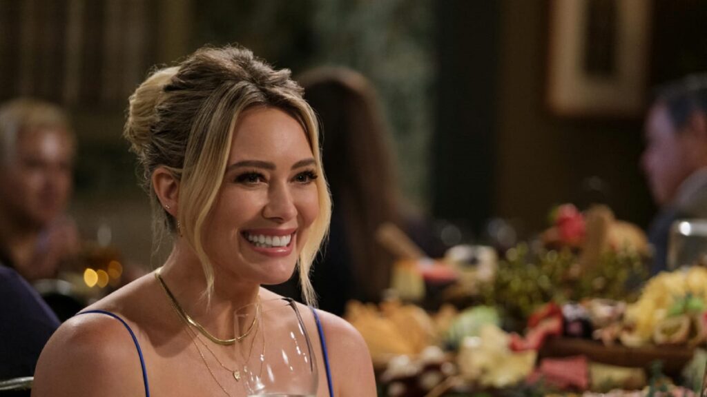 Hilary Duff (Lizzie McGuire) embodies Sophie, the heroine of the series // Source: Hulu/Disney+