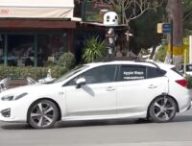 La voiture Apple Maps en Grèce. // Source : Capture d'écran YouTube