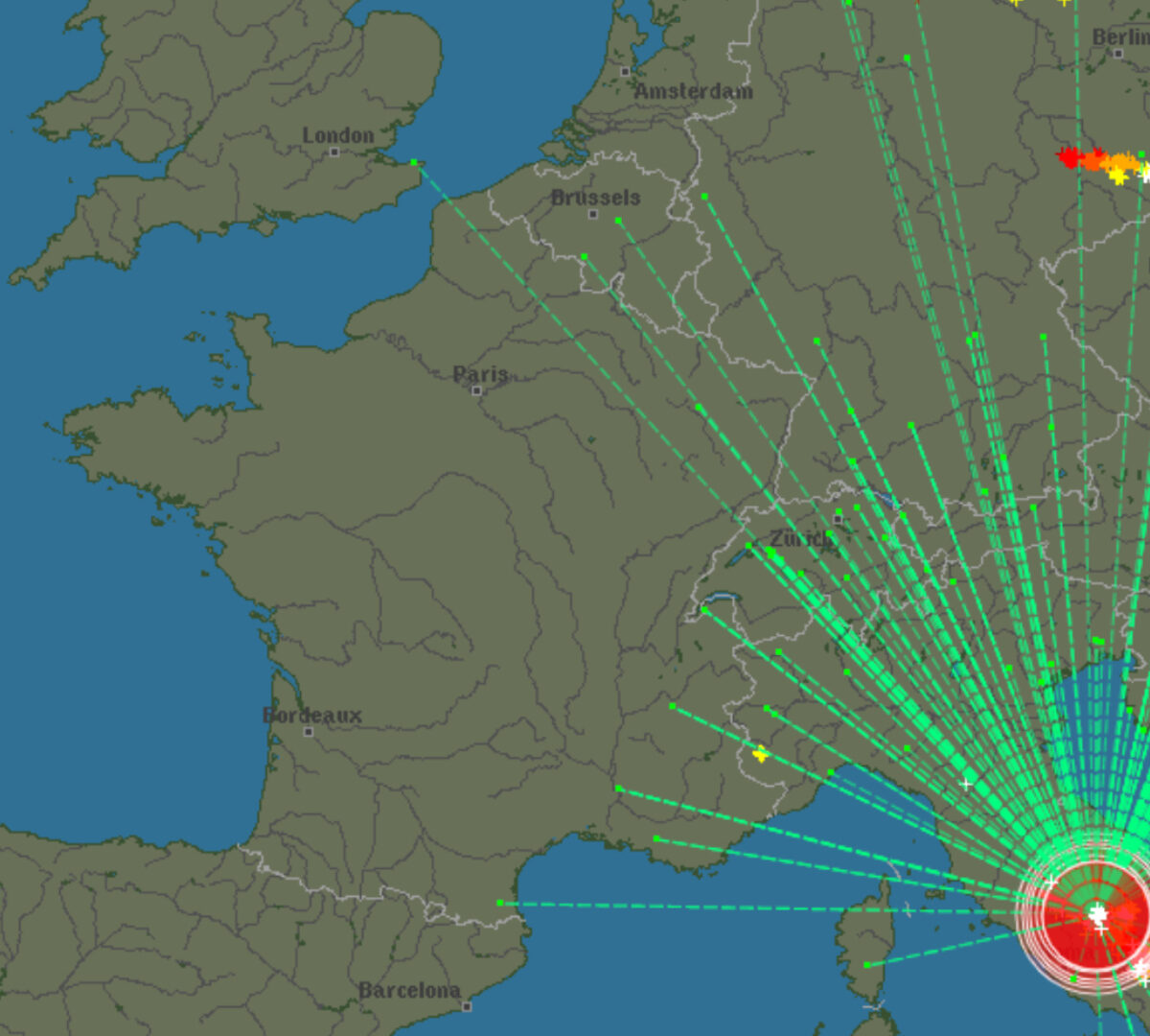 Suivez les éclairs en temps réel. // Source : Capture d'écran blitzortung