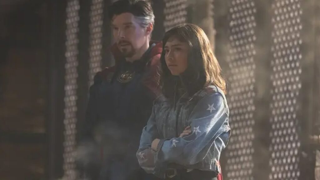 Stephen Strange et America Chavez. // Source : Marvel