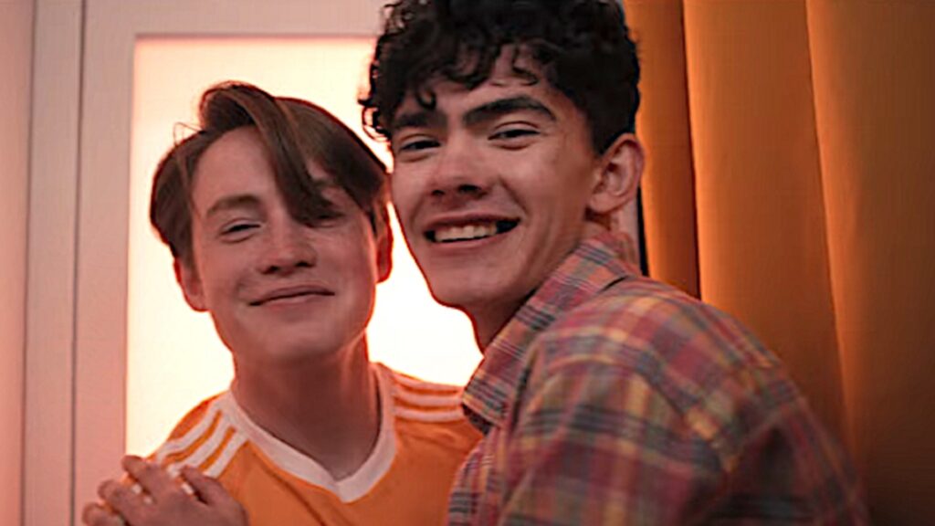 Nick et Charlie forment un adorable couple dans Heartstopper // Source : Netflix