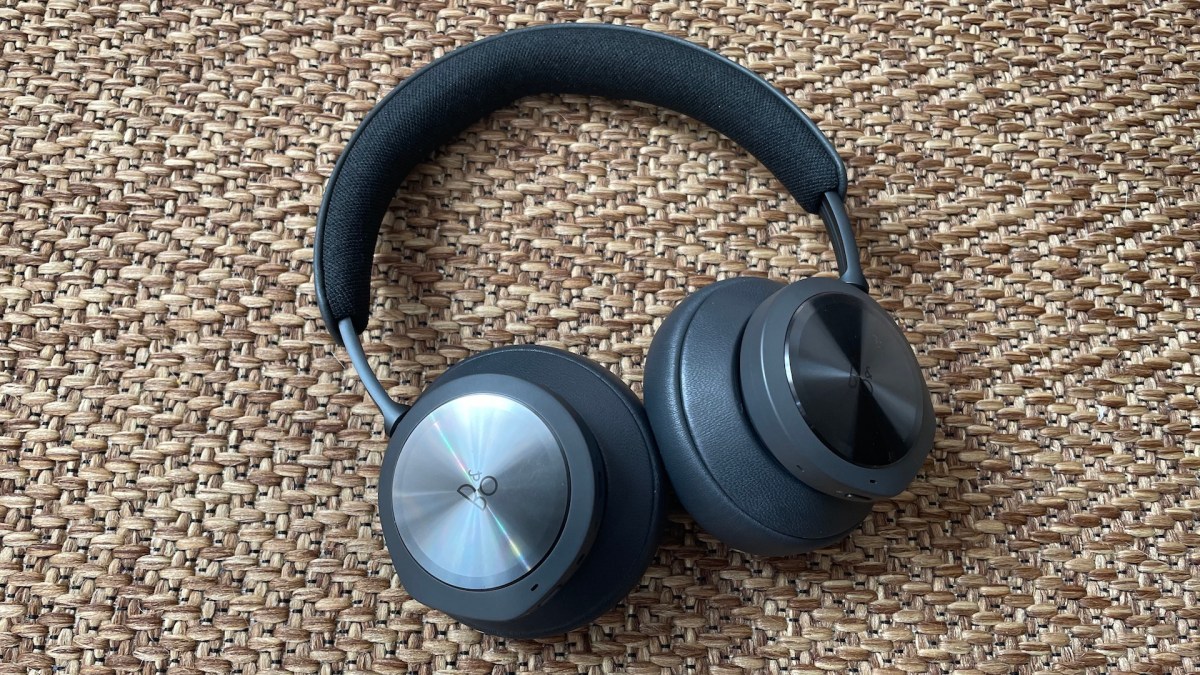 Le casque Bang & Olufsen // Source : Maxime Claudel pour Numerama