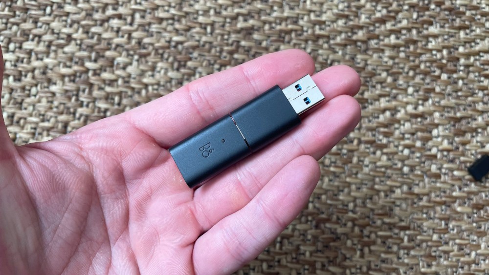 Le dongle USB du Bang & Olufsen // Source : Maxime Claudel pour Numerama