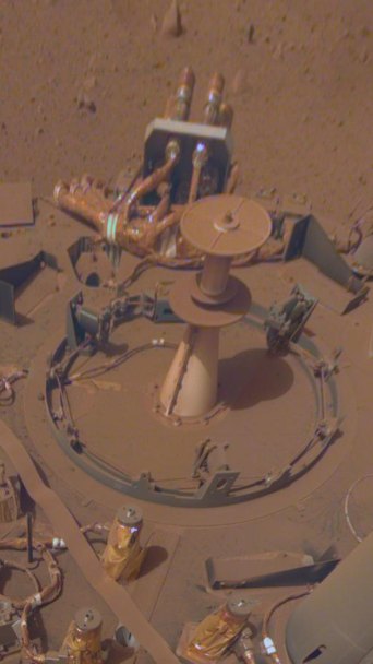 Le dernier selfie d'InSight sur Mars. // Source : NASA/JPL-Caltech (image recadrée)