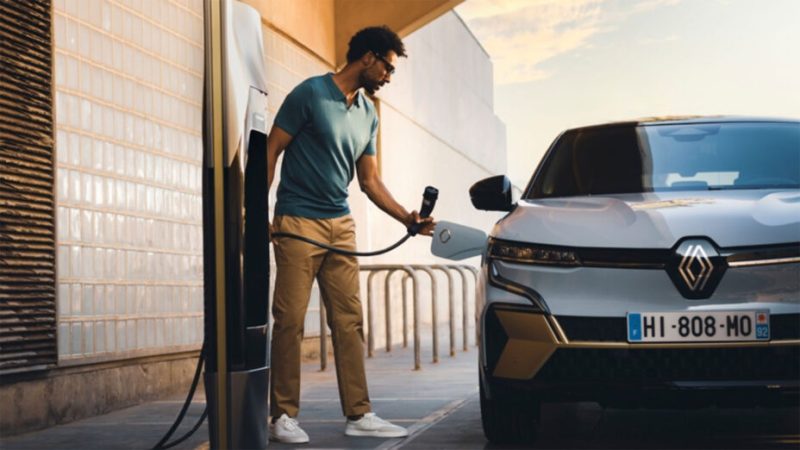 Voiture électrique : la nouvelle fausse-bonne idée du gouvernement pour favoriser la France Voiture électrique : la nouvelle fausse-bonne idée du gouvernement pour favoriser la France