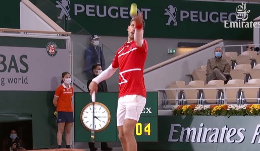 Novak Djokovic lors de Roland Garros 2020. // Source : Roland Garros / YouTube