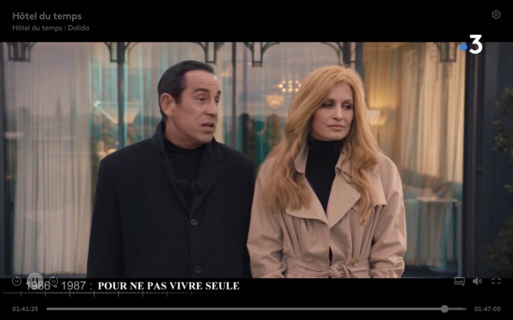 Here, everything is wrong.  Thierry Ardison resurrected.  Dalida is a deep imitation.  // Source: Capture France3