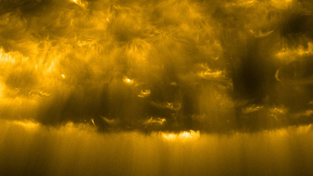 Pôle sud du Soleil. // Source : ESA & NASA/Solar Orbiter/EUI Team (photo recadrée)